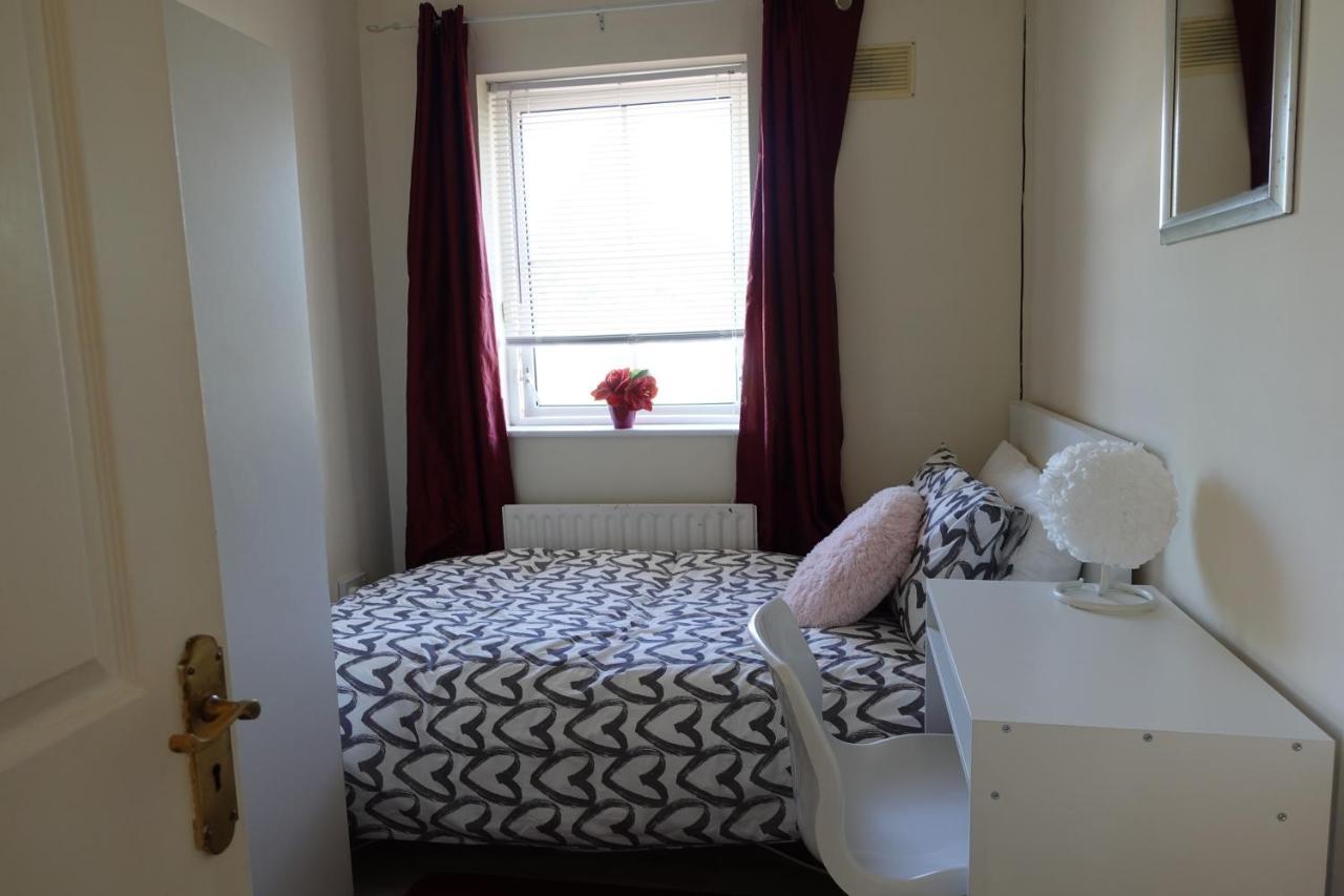 Females Only - Private Bedrooms In Dublin Lucan Kültér fotó