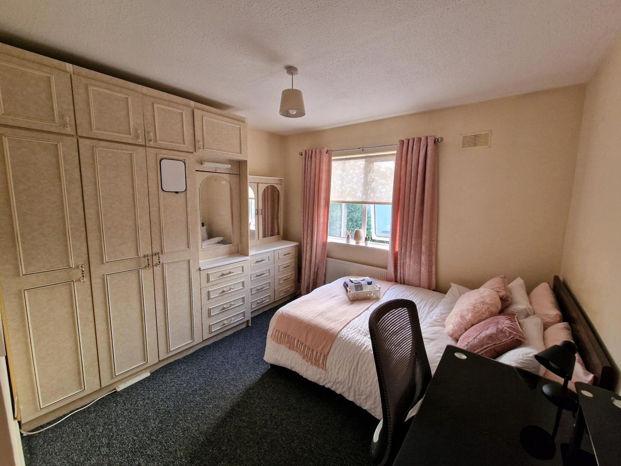 Females Only - Private Bedrooms In Dublin Lucan Kültér fotó